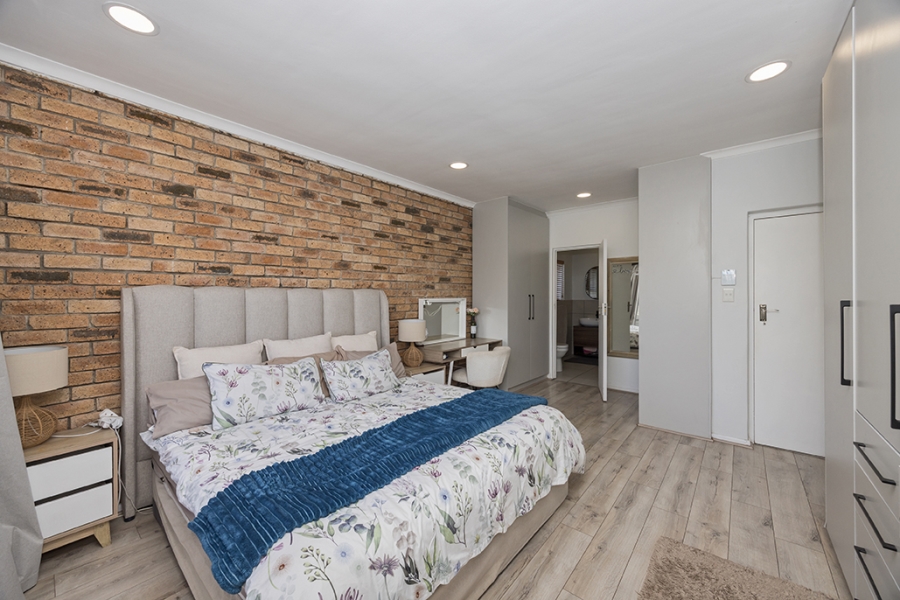 7 Bedroom Property for Sale in Sonstraal Western Cape